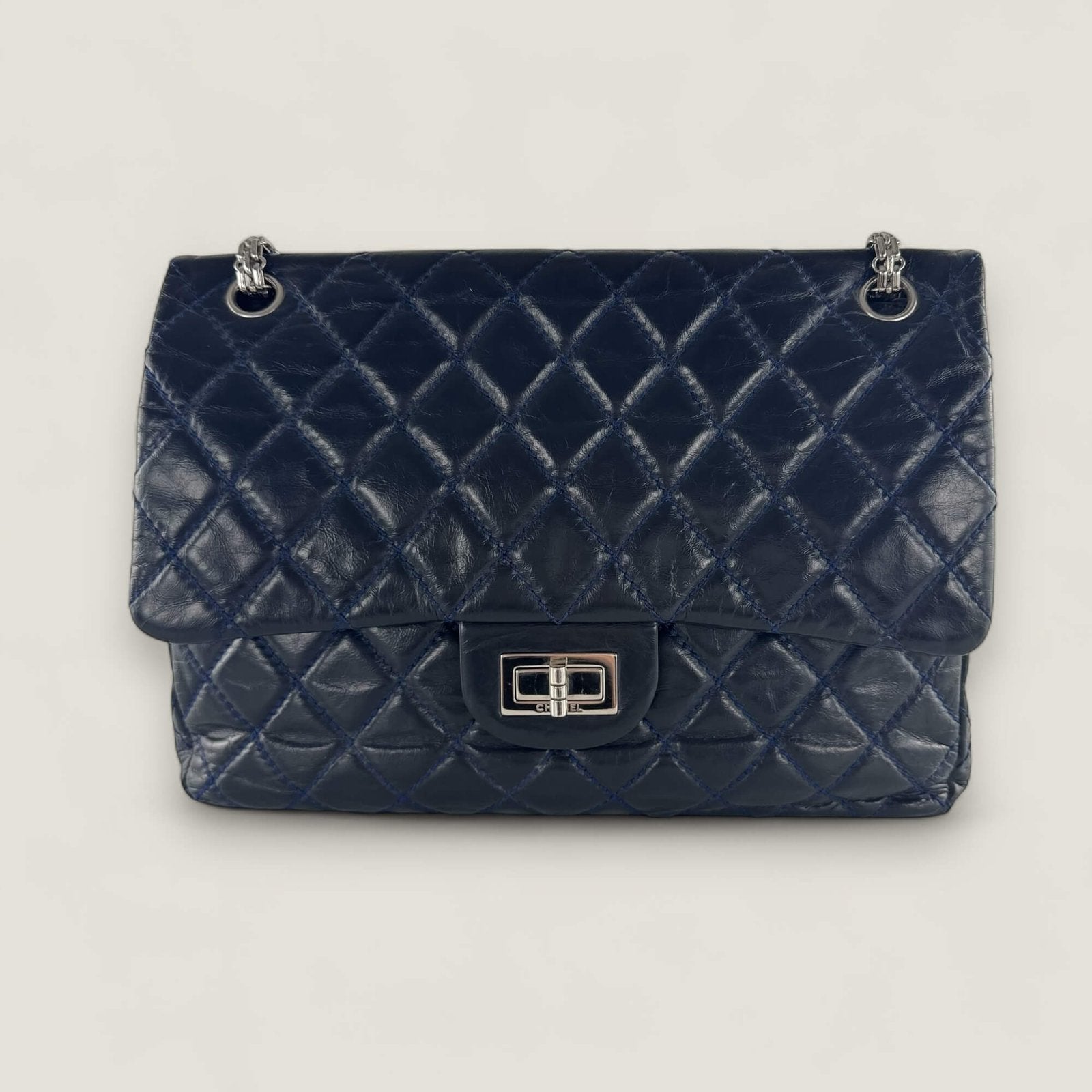 Tweedehands Chanel 2.55 reissue 227 schoudertas