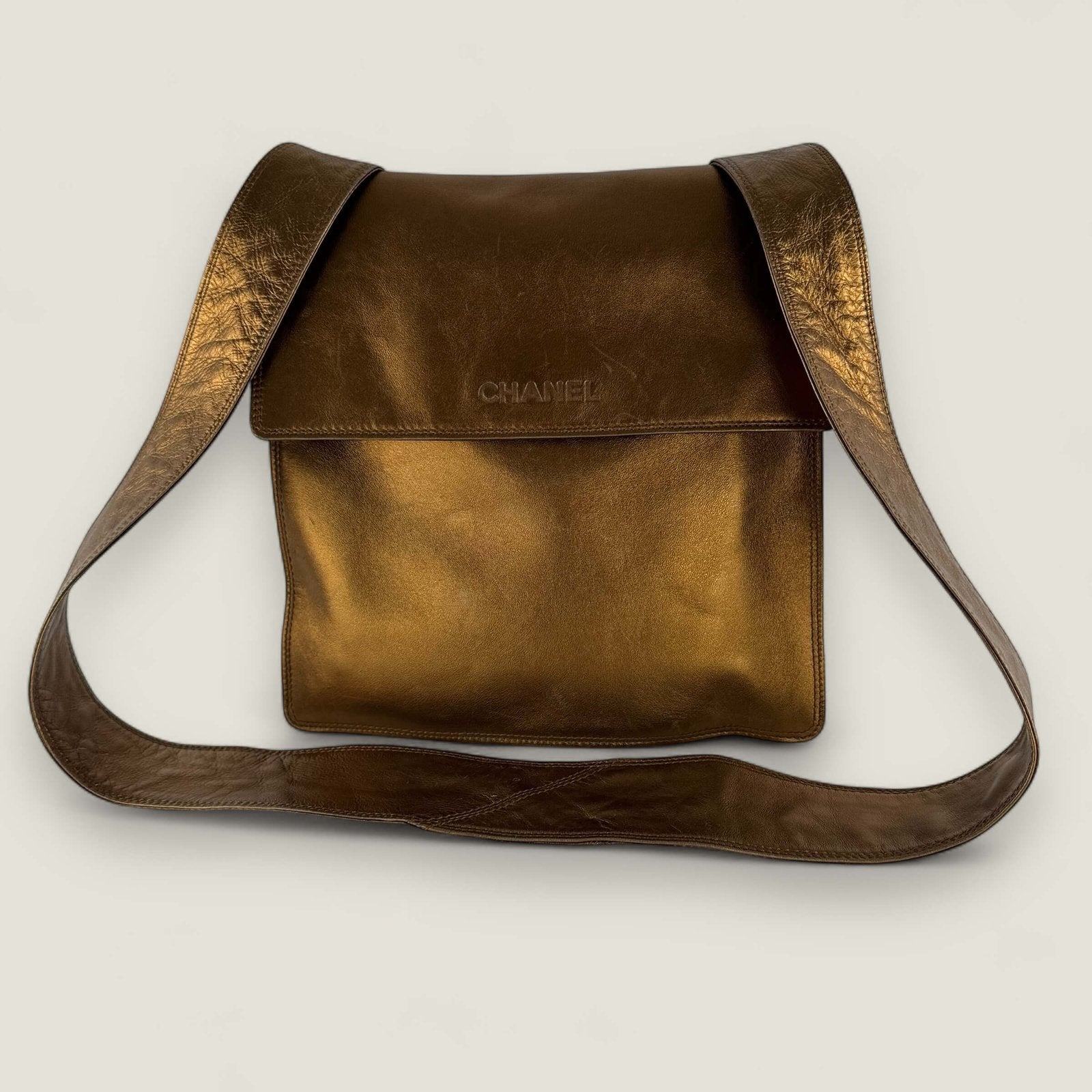 Pre-owned Chanel metallic gold shoulder bag