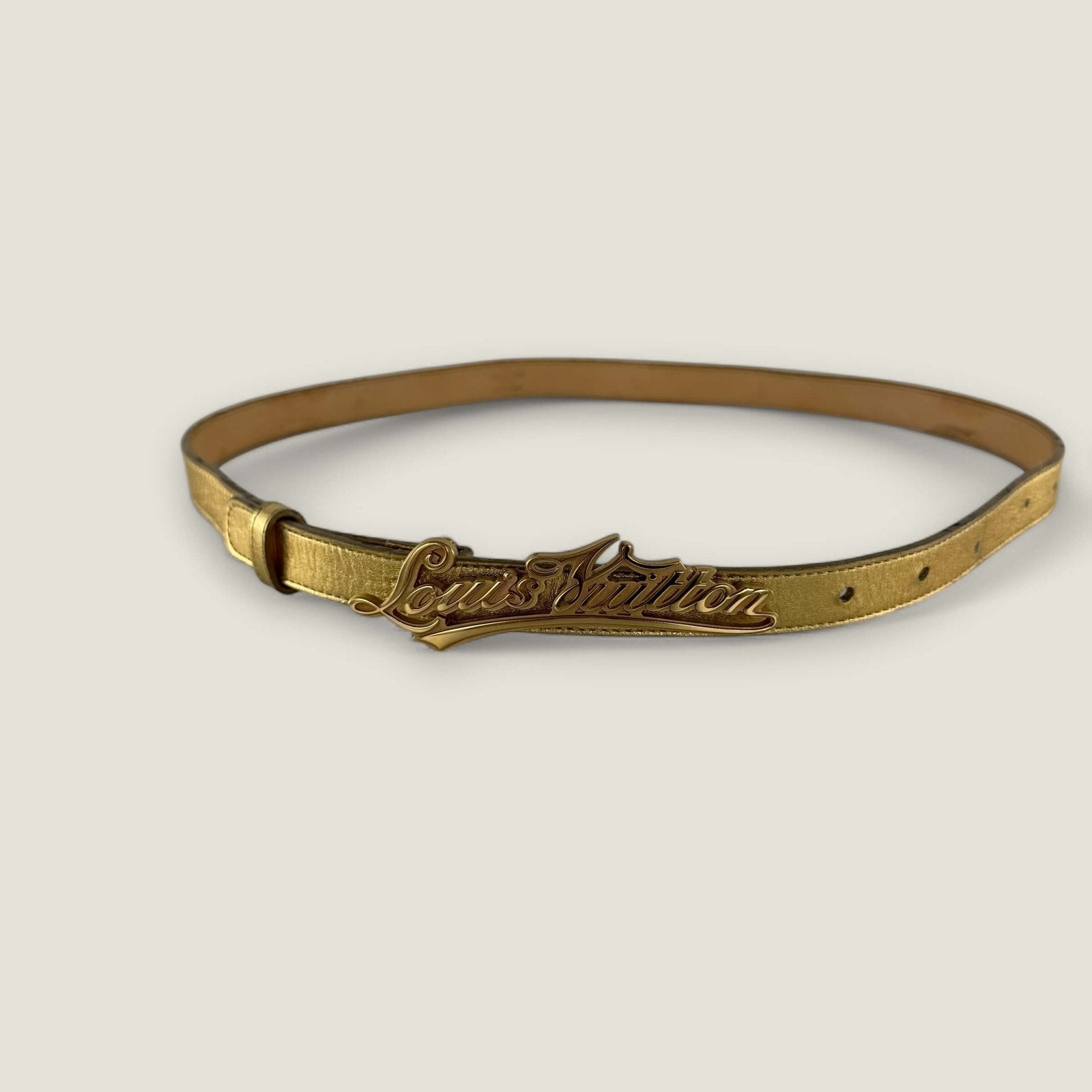 Pre-owned Louis Vuitton belt gold leather