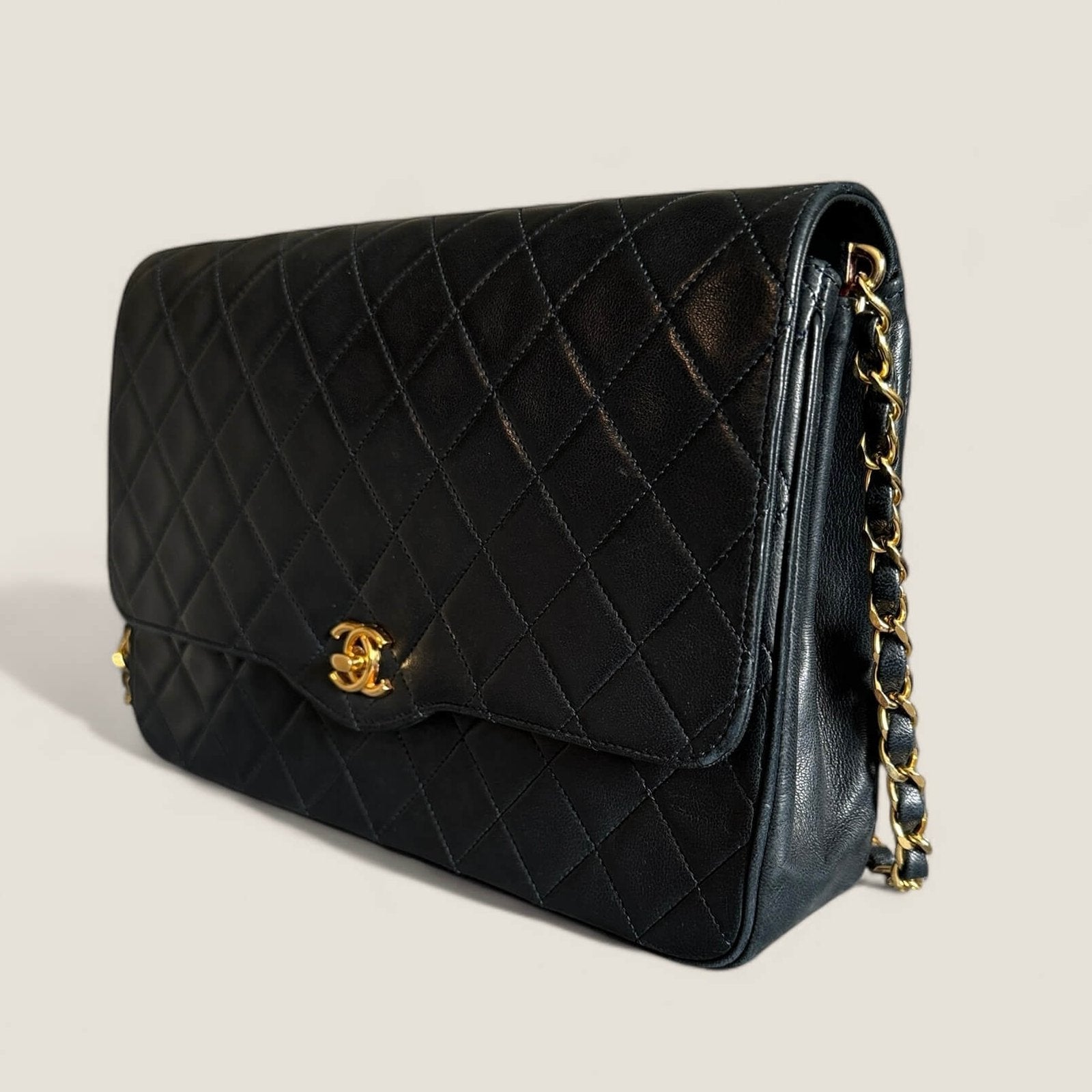 Tweedehands designer tas Chanel klassieke schoudertas
