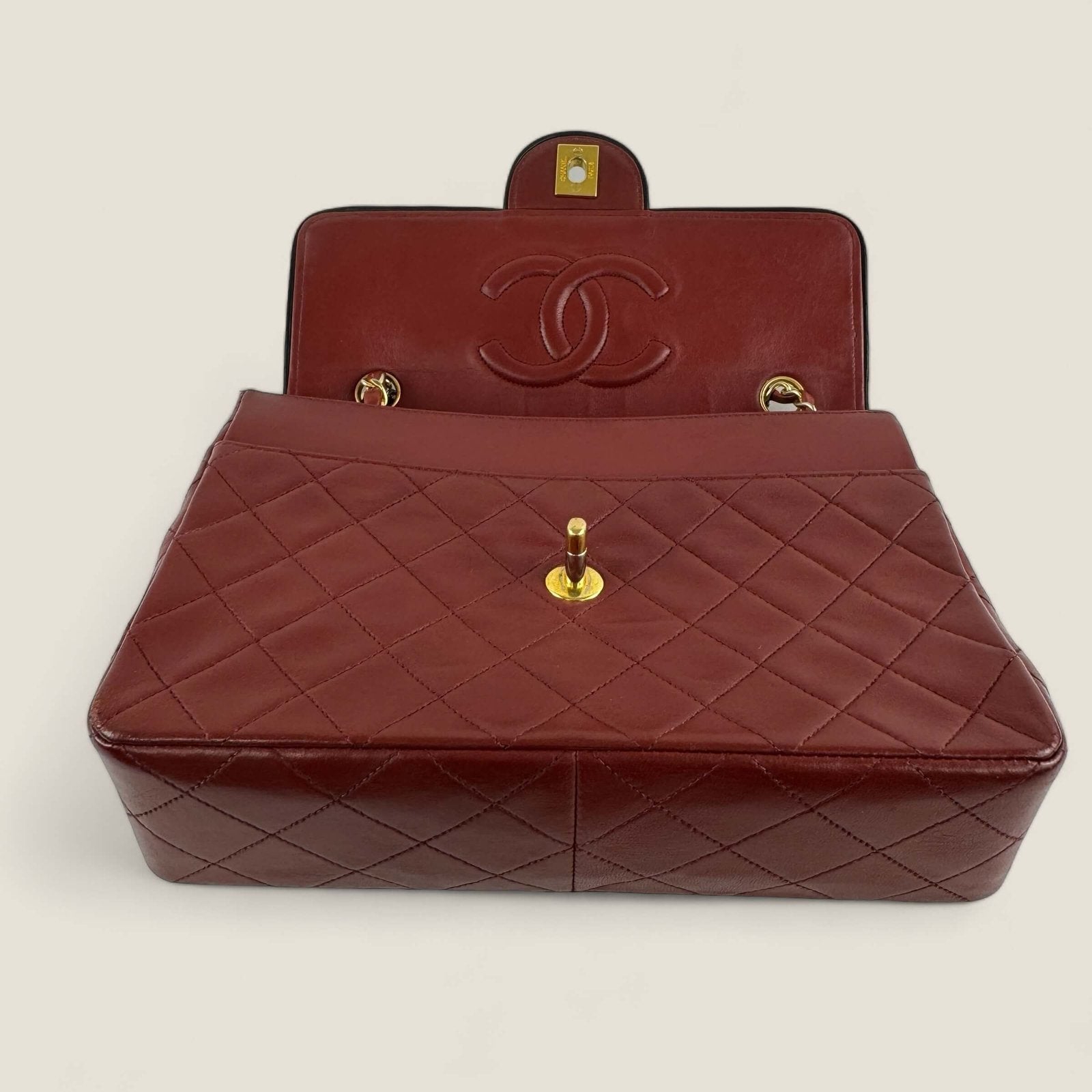 Pre-owned designer bag Chanel medium tall flap