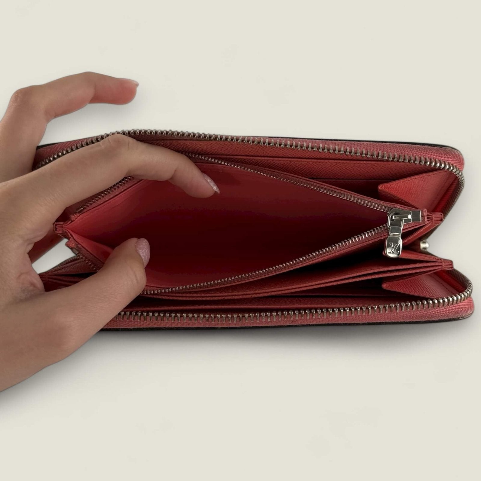 Tweedehands zippy wallet long Louis Vuitton
