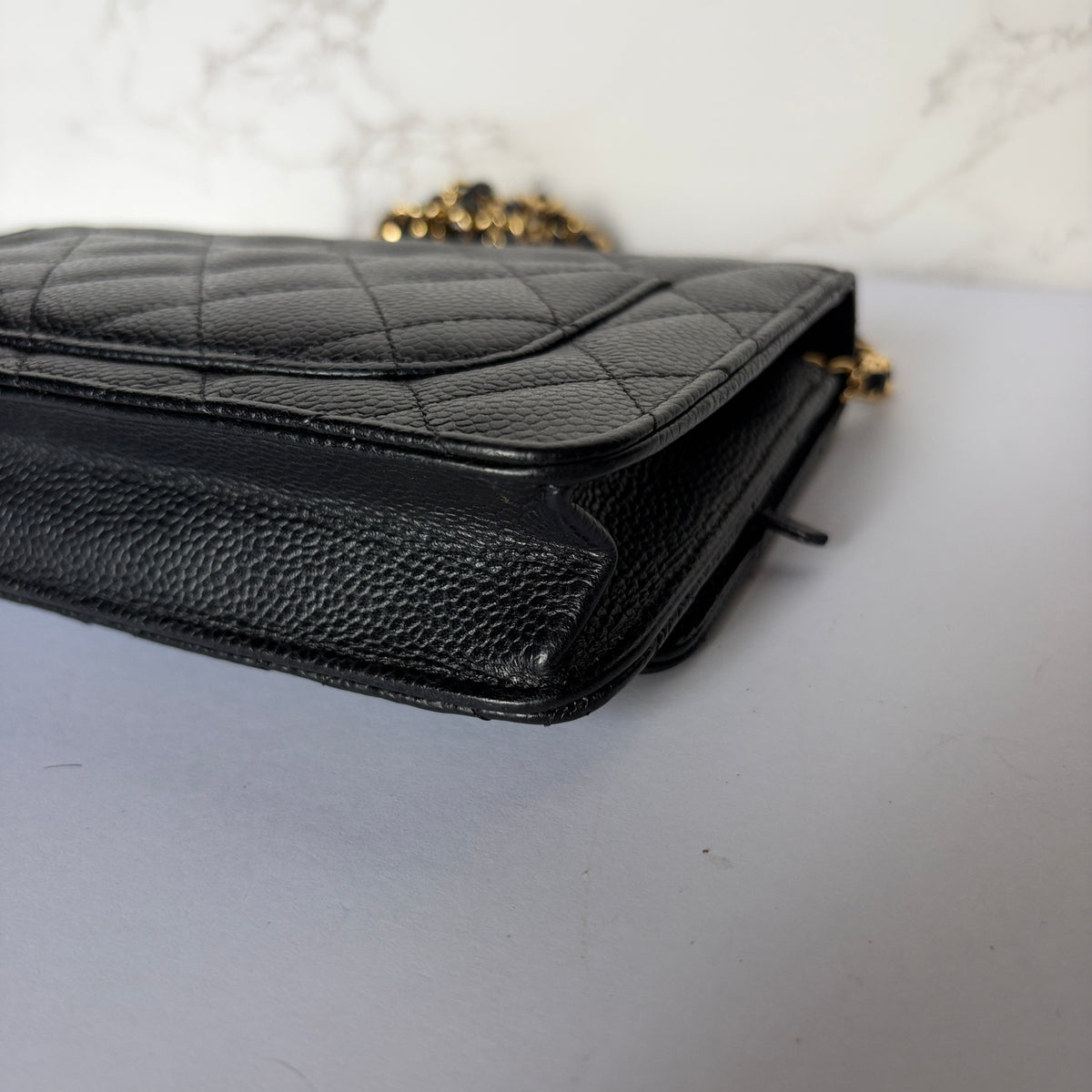 Tweedehands Chanel wallet on chain kopen