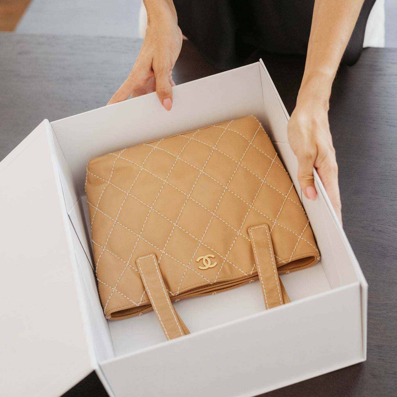 Tweedehands Chanel wild stitch beige tote