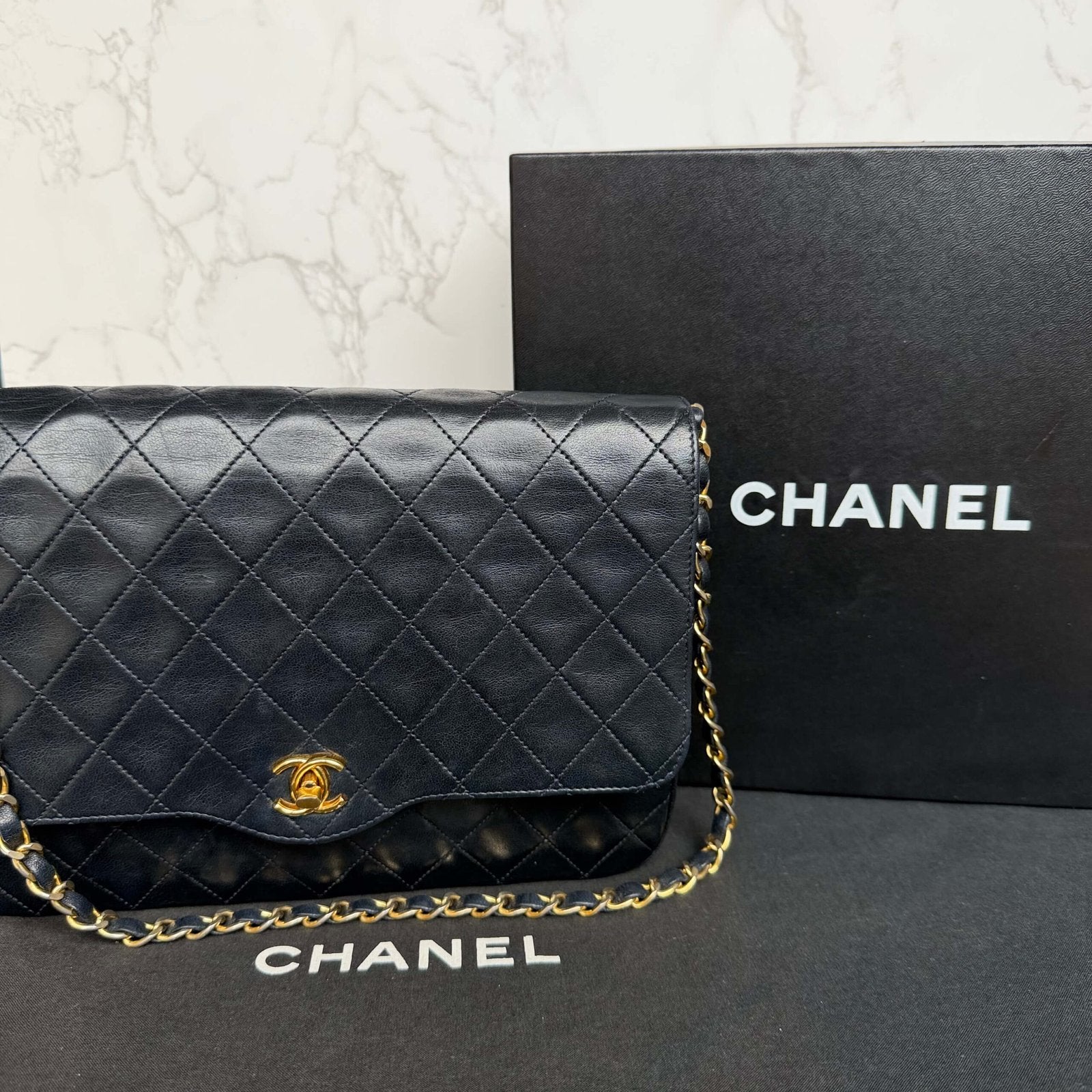 Vintage Chanel matelasse single flap met originele doos en dustbag