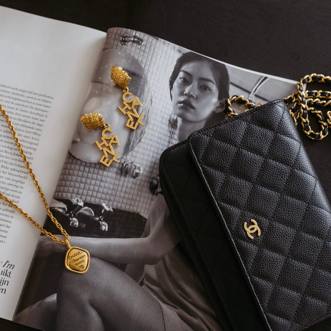 Chanel vintage CHANEL letter oorclips 24k verguld – pre-owned