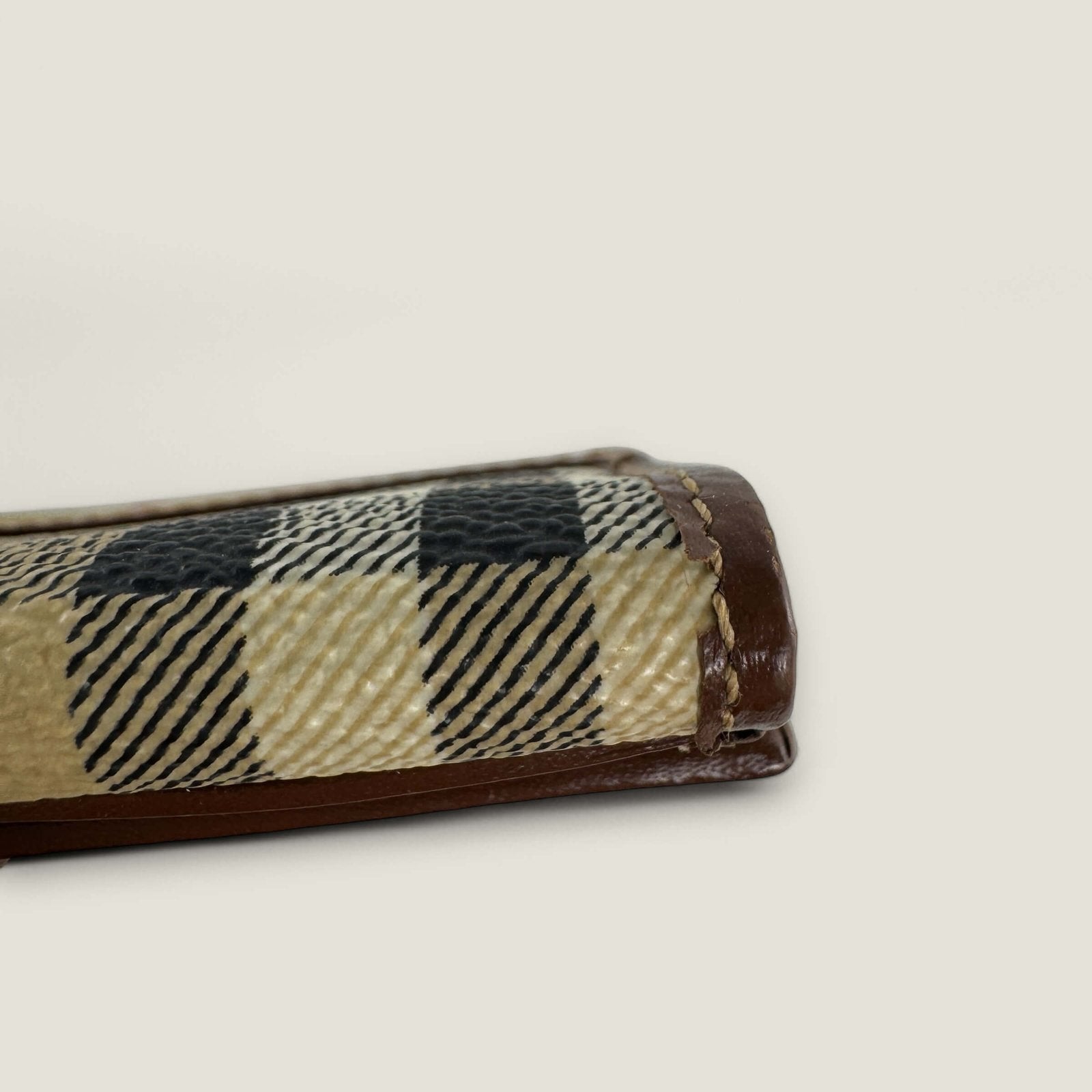 Zijkant portemonne Burberry