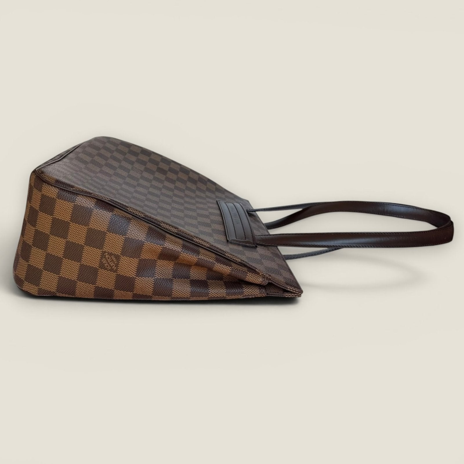 Zijkant pre-owned Louis Vuitton Parioli PM Damier Ebene
