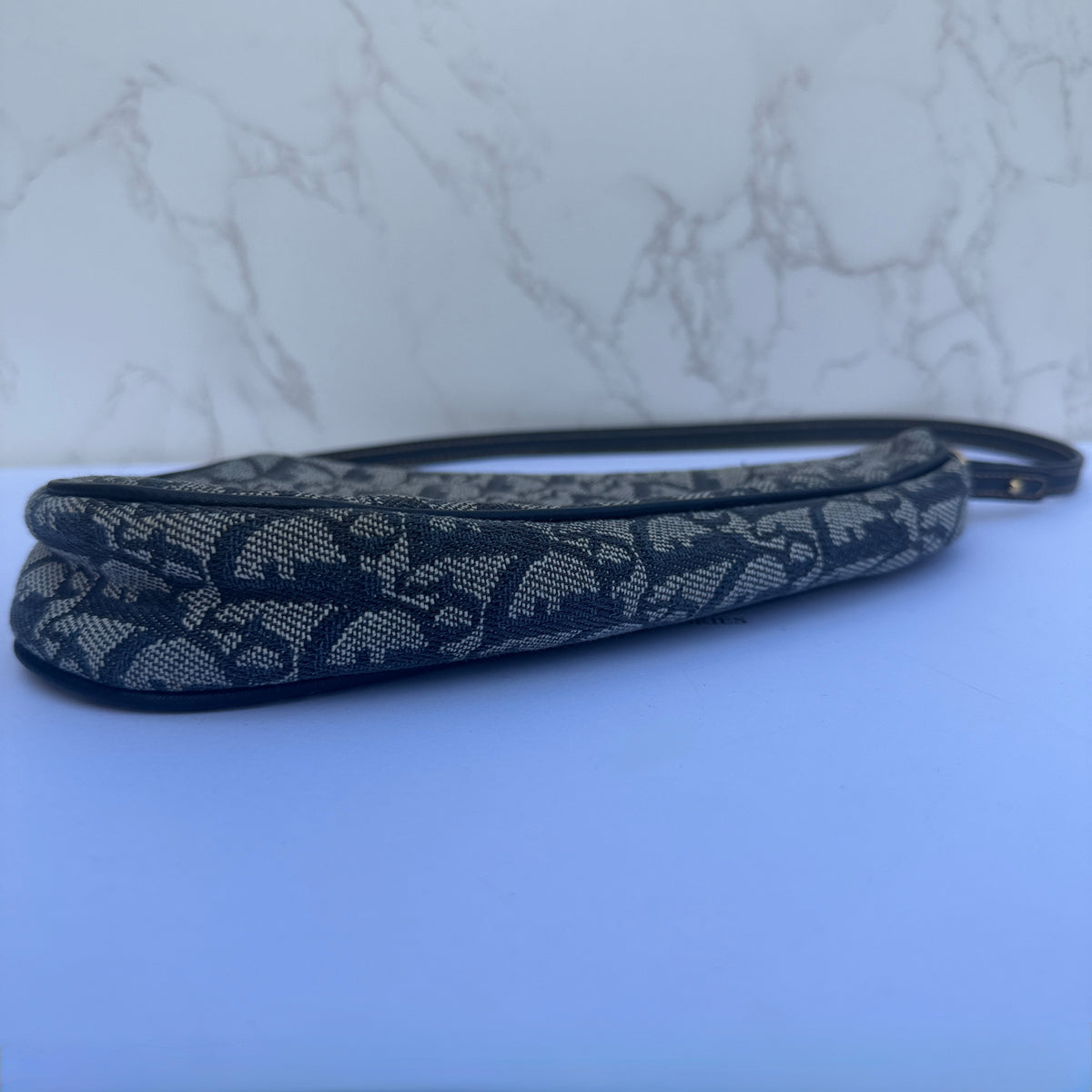 authentieke vintage Dior saddle bag navy onderkant