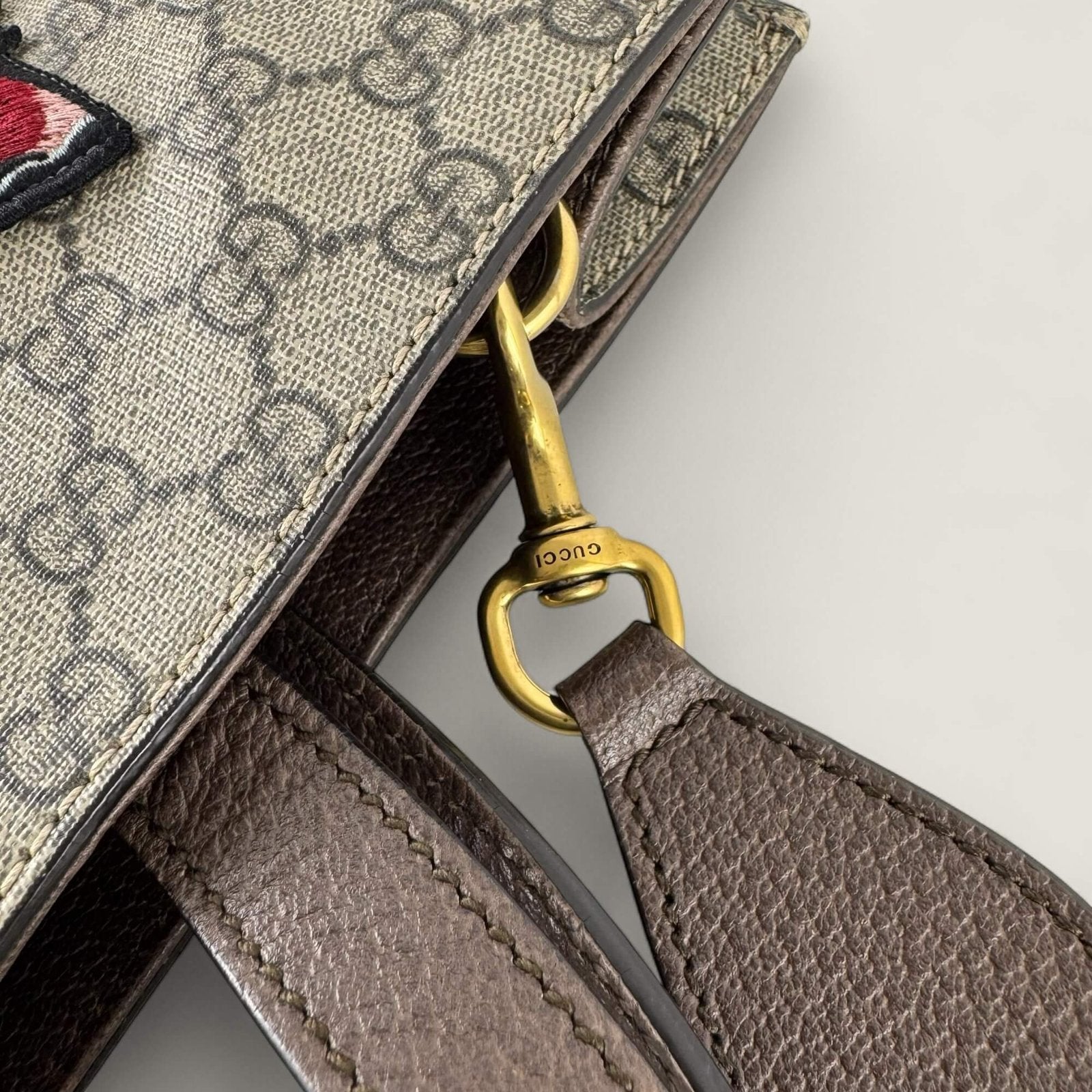 pre-owned Gucci blind for love shoulder bag