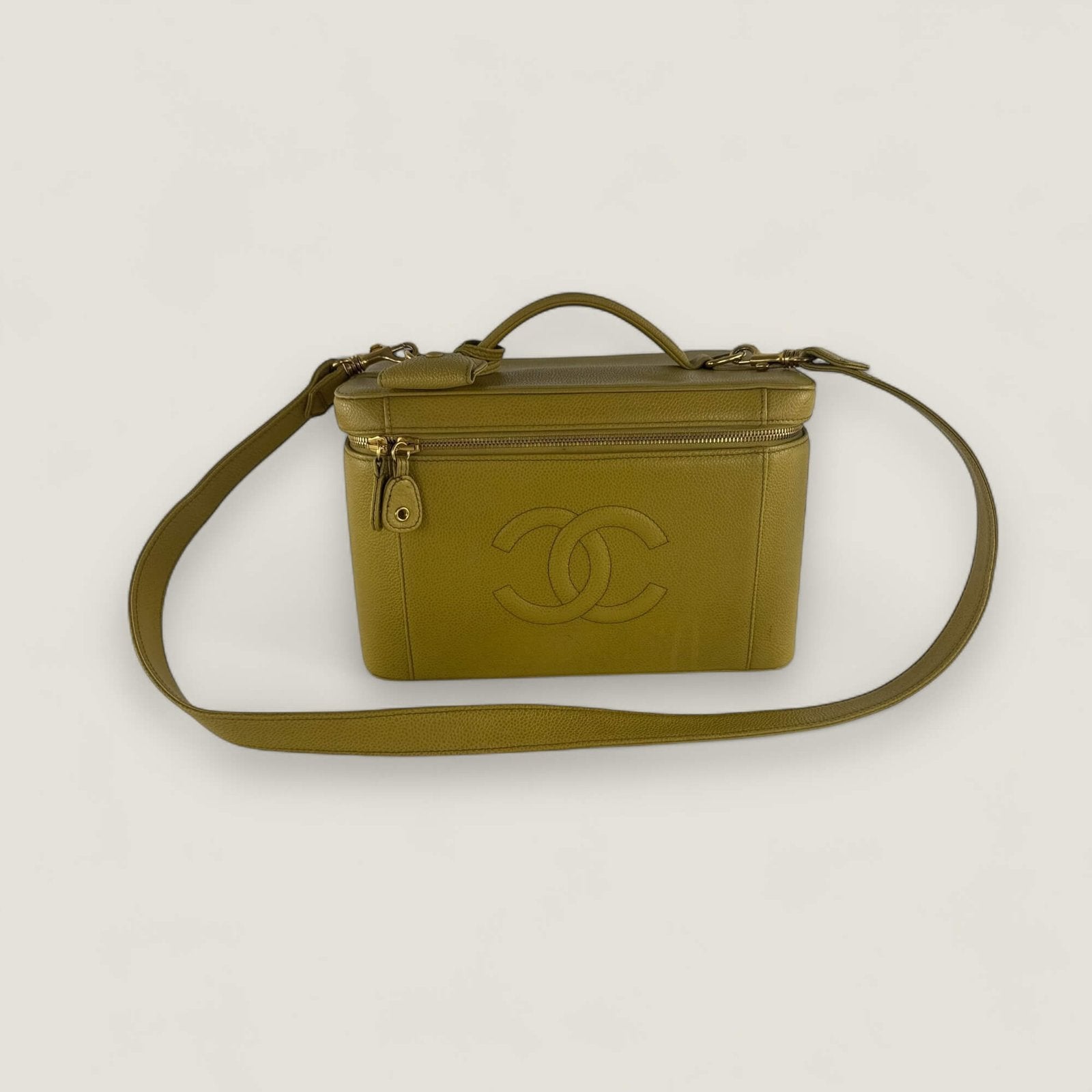 pre-owned Chanel vanity shoulder bag caviar