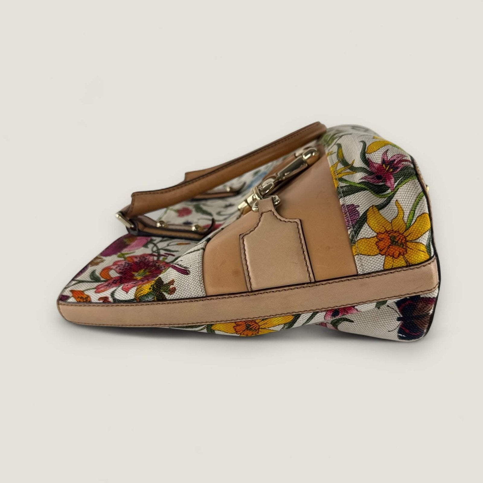 side view Gucci horsebit flora print bag