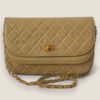 Chanel vintage schoudertas beige lamsleer gouden hardware tweedehands