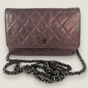 Pre-owned Chanel Wallet on Chain (WOC) in paars roze metallic