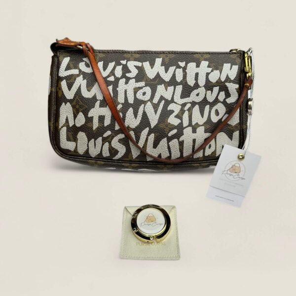 Pre-owned limited edition Louis Vuitton x Stephen Sprouse Graffiti Pochette Accessoires 2001 with Purse Curse purseholder