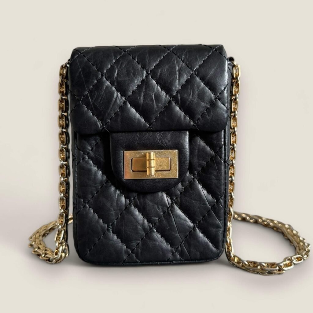 Verzendbeleid | Purse Curse I pre-owned en vintage authentieke designer tassen en accessoires Pre-owned Chanel 2.55 reissue mini crossbody Purse Curse