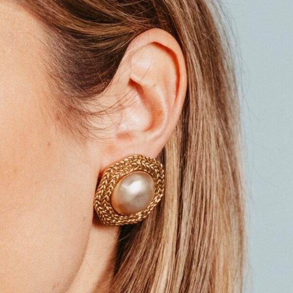 Chanel vintage oorbellen 24k verguld faux parel