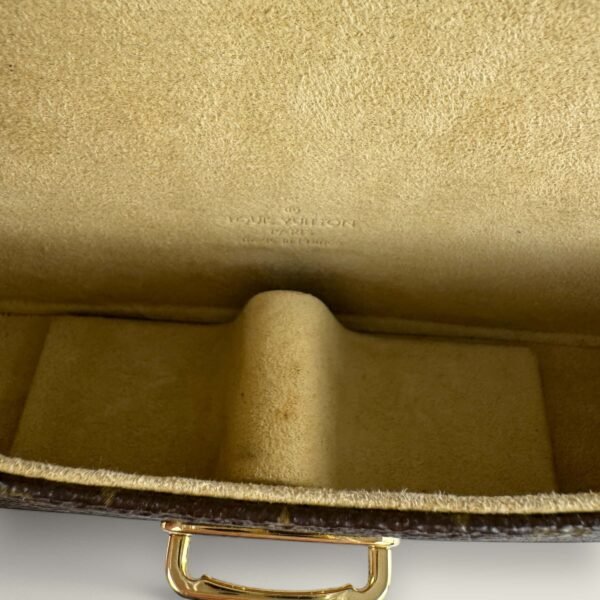 Louis Vuitton binnenkant pochette lagoon houder