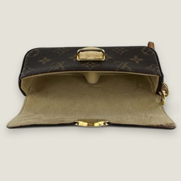 Pre-owned Louis Vuitton inside Pochette Lagoon case