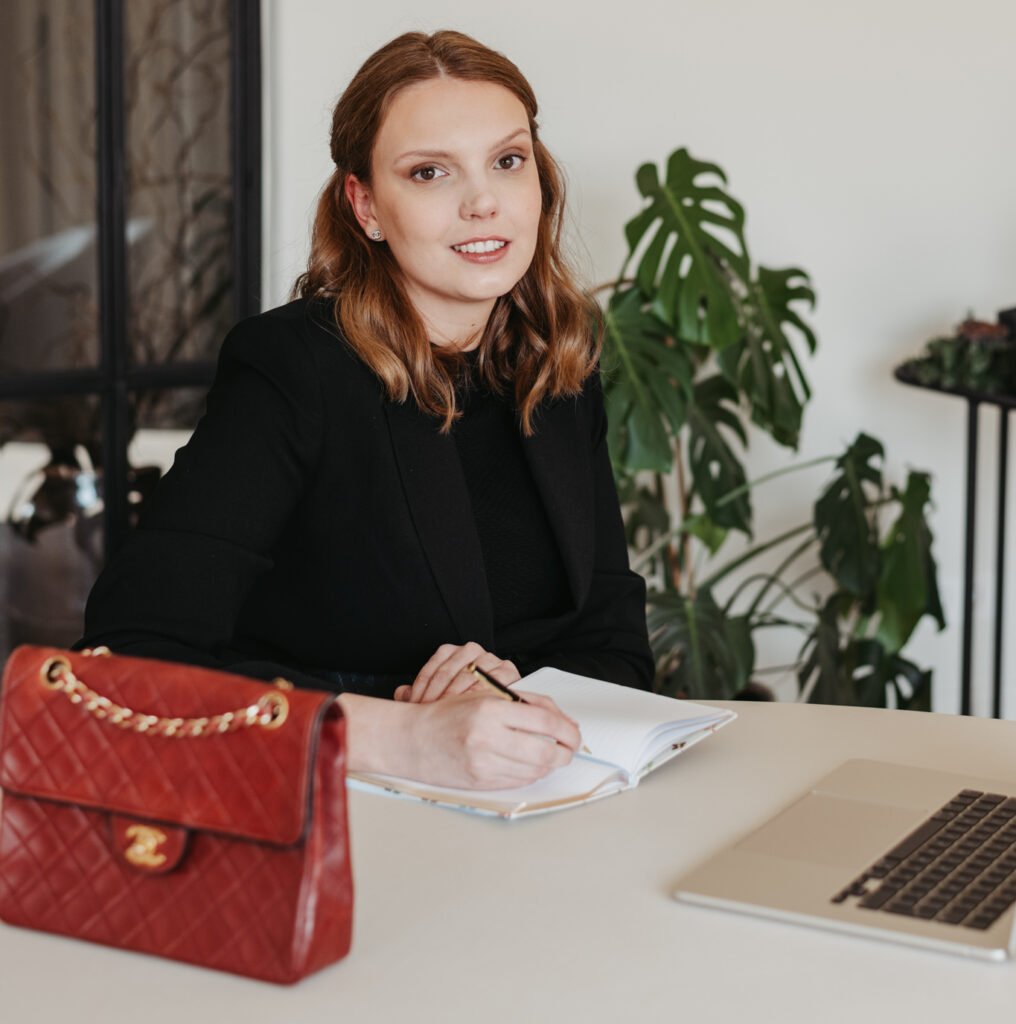 Over ons | Purse Curse I pre-owned en vintage authentieke designer tassen en accessoires Over ons Purse Curse pre-owned designer tassen Ghislaine Hendrix