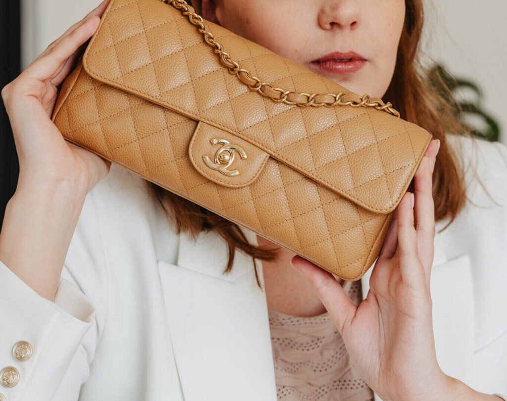 Payment options | Vintage and pre-owned designer bags & accessories I PurseCurse Vintage Chanel East West flap bag beige caviar leer authentieke designer tas