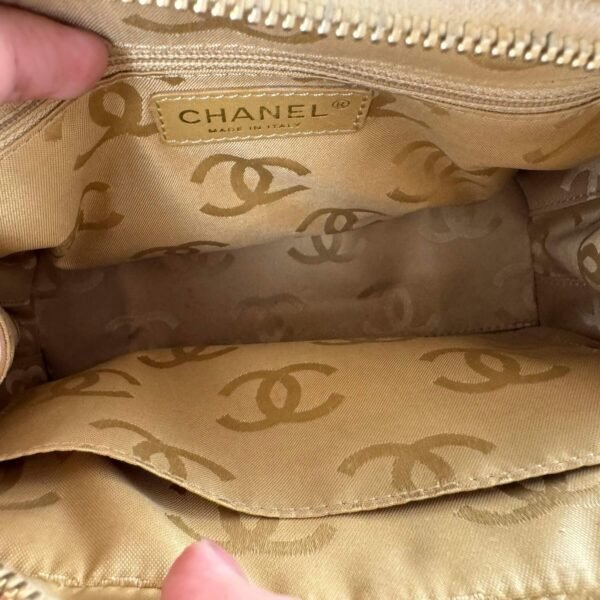 Binnenkant Chanel tas vintage