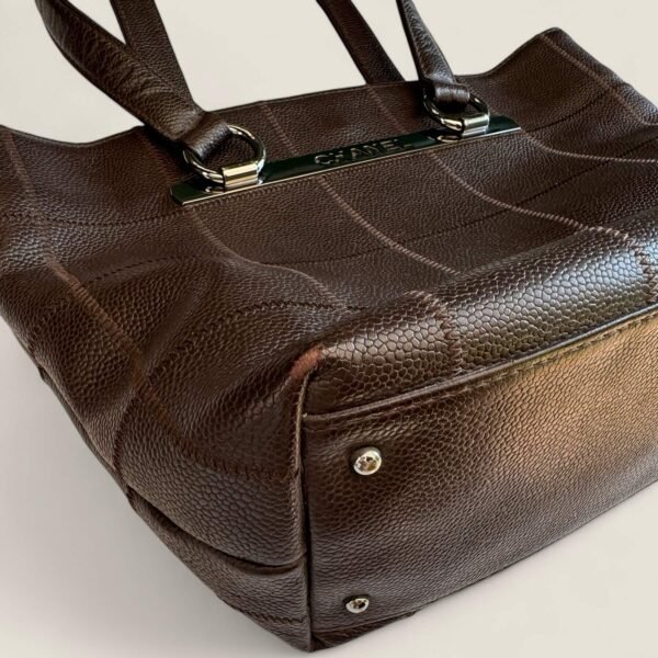 Gebruikte Chanel Chocolate Bar gestikte tote shoudertas met zilveren hardware 2004- 2005