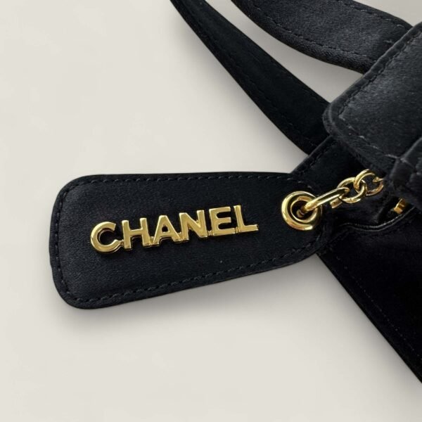 Klassieke Chanel tas satijn zwart