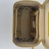 binnenkant vintage Chanel beautycase