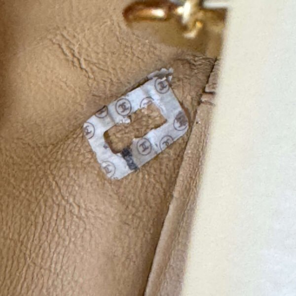 Beschadigd serienummer vintage Chanel tas
