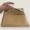 Binnenkant authentieke Chanel portemonnee beige