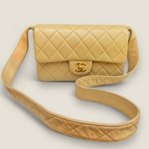 Chanel classic flap met schouderriem