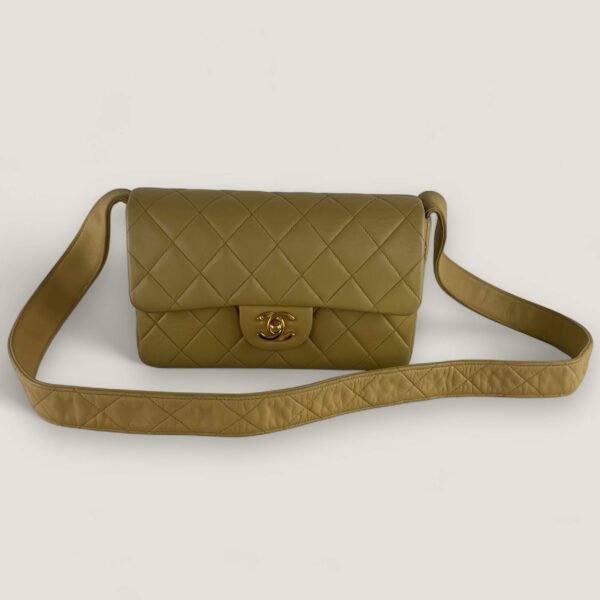 Chanel classic flap met schouderriem