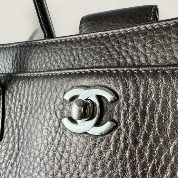 Hardware Chanel executive tote
