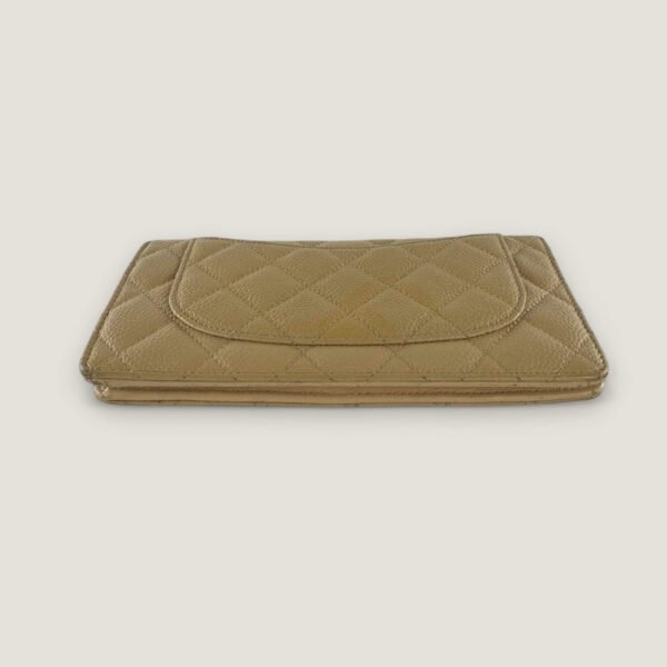 Preloved Chanel wallet beige cavair