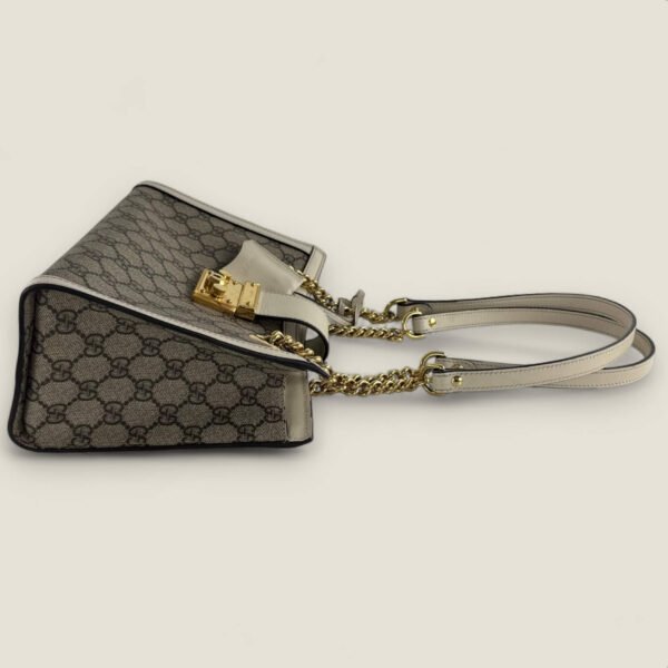 Zijaanzicht Gucci padlock tote small white