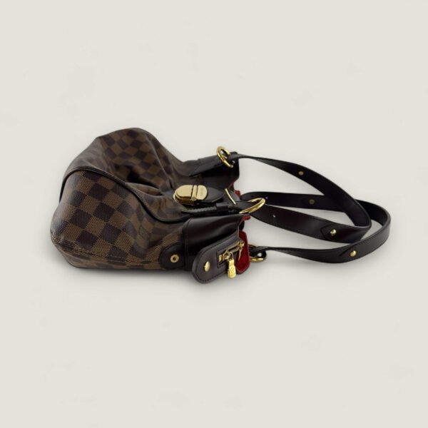 Zijaanzicht tweedehands Louis Vuitton designer tas