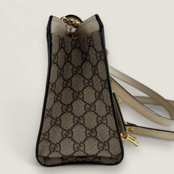zijkant Gucci padlock tote 2020
