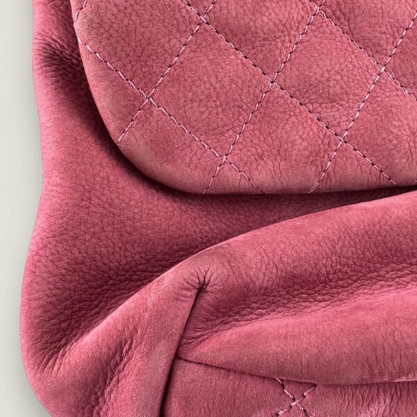 Chanel flap bag detail stitching Chanel flap bag detail stitching