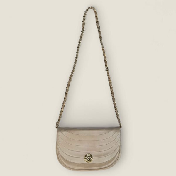 Chanel half moon flap bag vintage Frankrijk