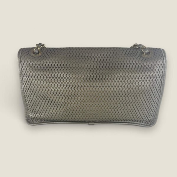 Chanel up in the air flap zilver achterkant