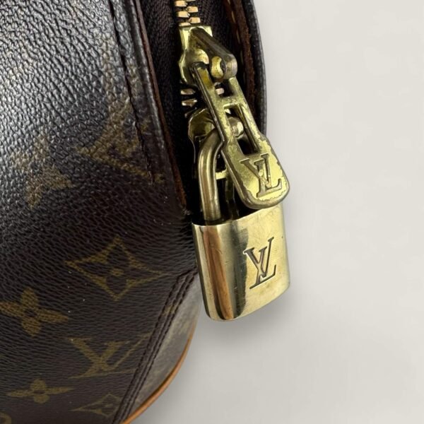 Louis Vuitton lock and zipper