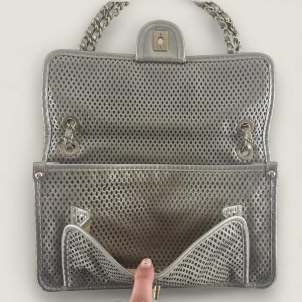 Originele Chanel schoudertas up in the air zilver