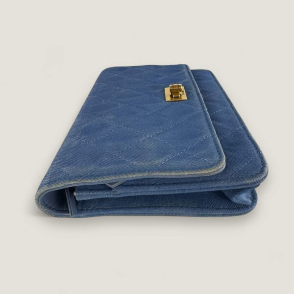 Pre-owned Chanel 2.55 wallet on chain denim