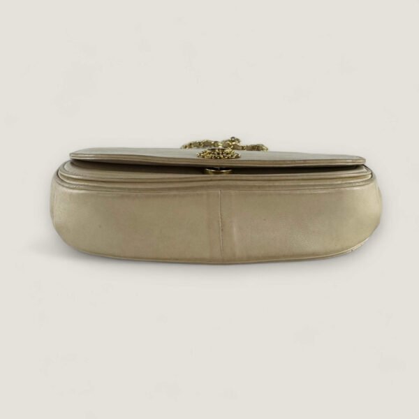 Tweedehands vintage Chanel tas beige lamsleer