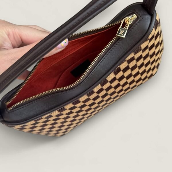 louis-vuitton-vintage-tigre-bag-italy