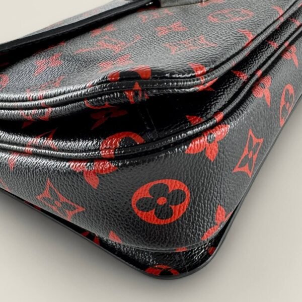 Hoekjes Louis Vuitton Infrarouge Pochette Metis