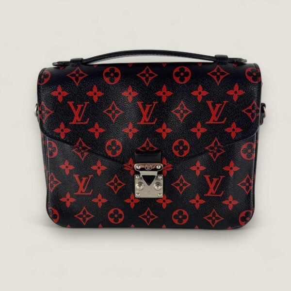 Louis Vuitton Pochette Métis Infrarouge voorkant zwart rood canvas tas