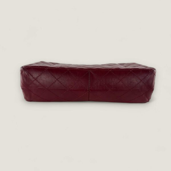 Onderkant Chanel schoudertas rood