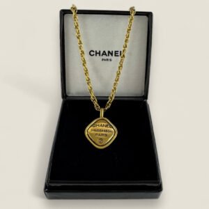 Pre-owned Chanel vintage necklace 24k goldplated